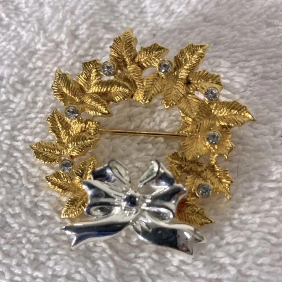 Vintage Gold Silver Tone Wreath With Jewels Pin Brooch - Picture 7 of 8